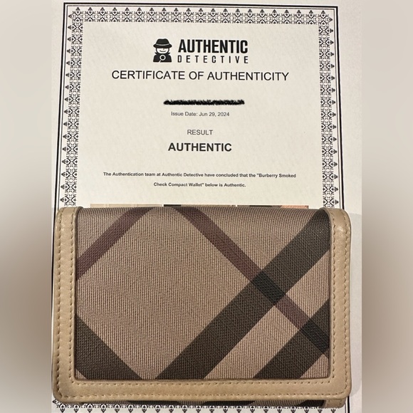 Burberry Smoky Nova Check Compact Wallet with COA Preloved - Picture 10 of 10